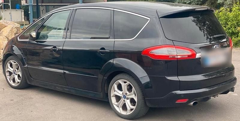 Second-hand Ford S-MAX 203 CP (149 kW) 2011 Negru Monovolum