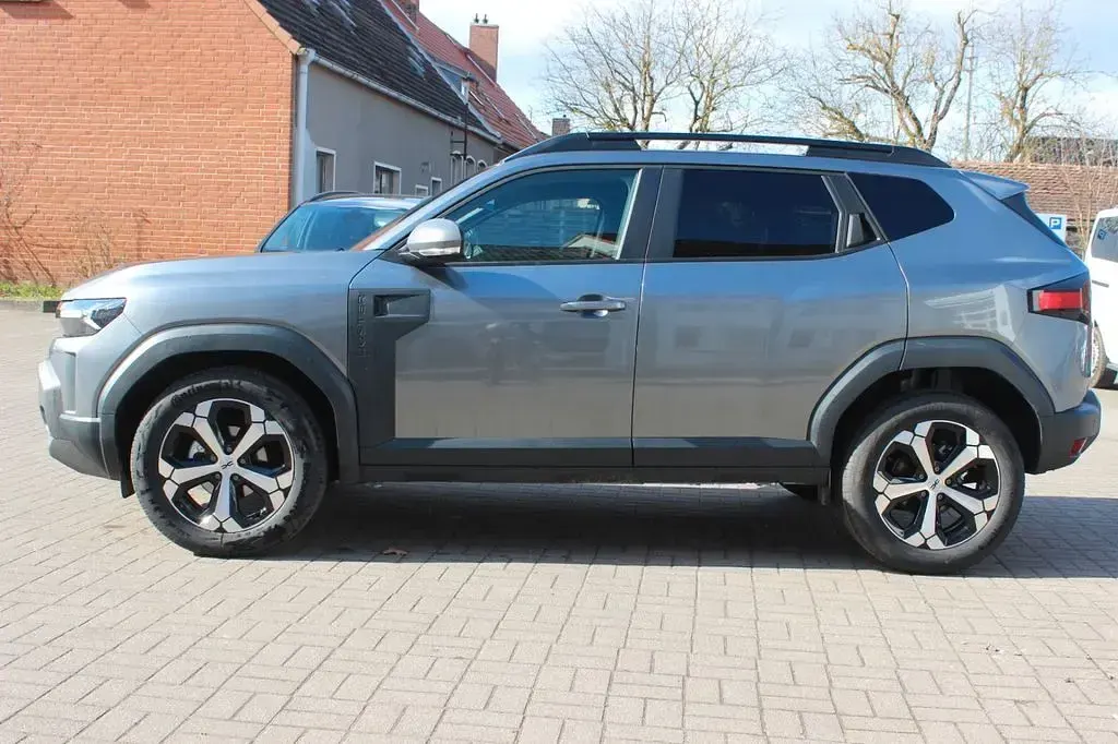 Neu Dacia Duster Journey 140 PS (102 kW) 2026 Grau SUV