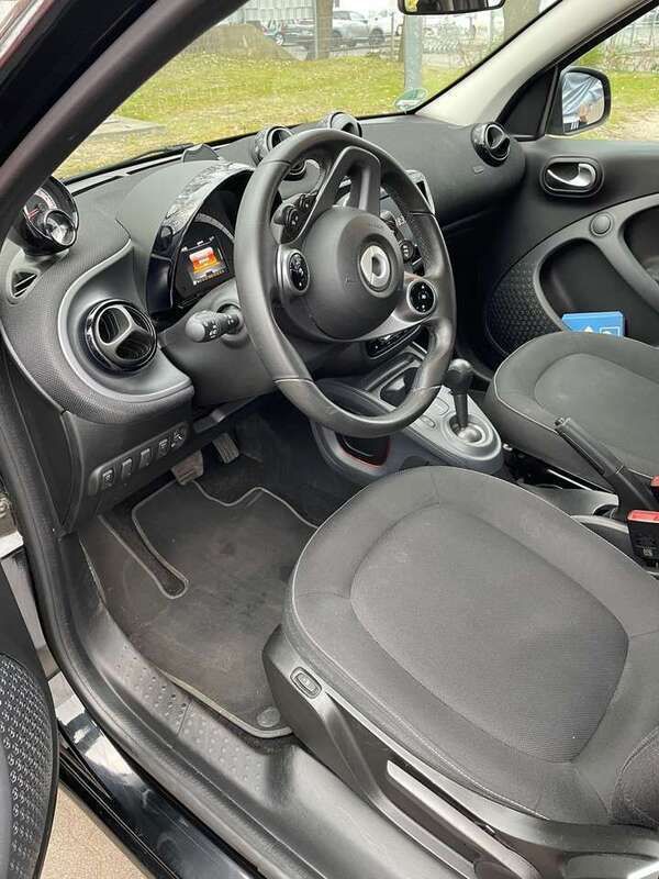 Gebraucht 2018 Smart ForFour Passion Limousine | 10.100 € (Fairer Preis) - Bild 1/4