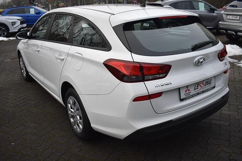 Gebraucht Hyundai i30 99 PS (72 kW) 2019 Weiß Kombi