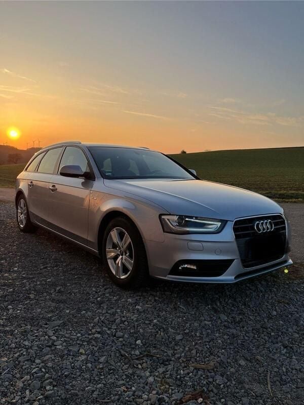 Silber Gebraucht 2015 Audi A4 S-Line Kombi | 14.000 € (Fairer Preis) - Bild 1/4