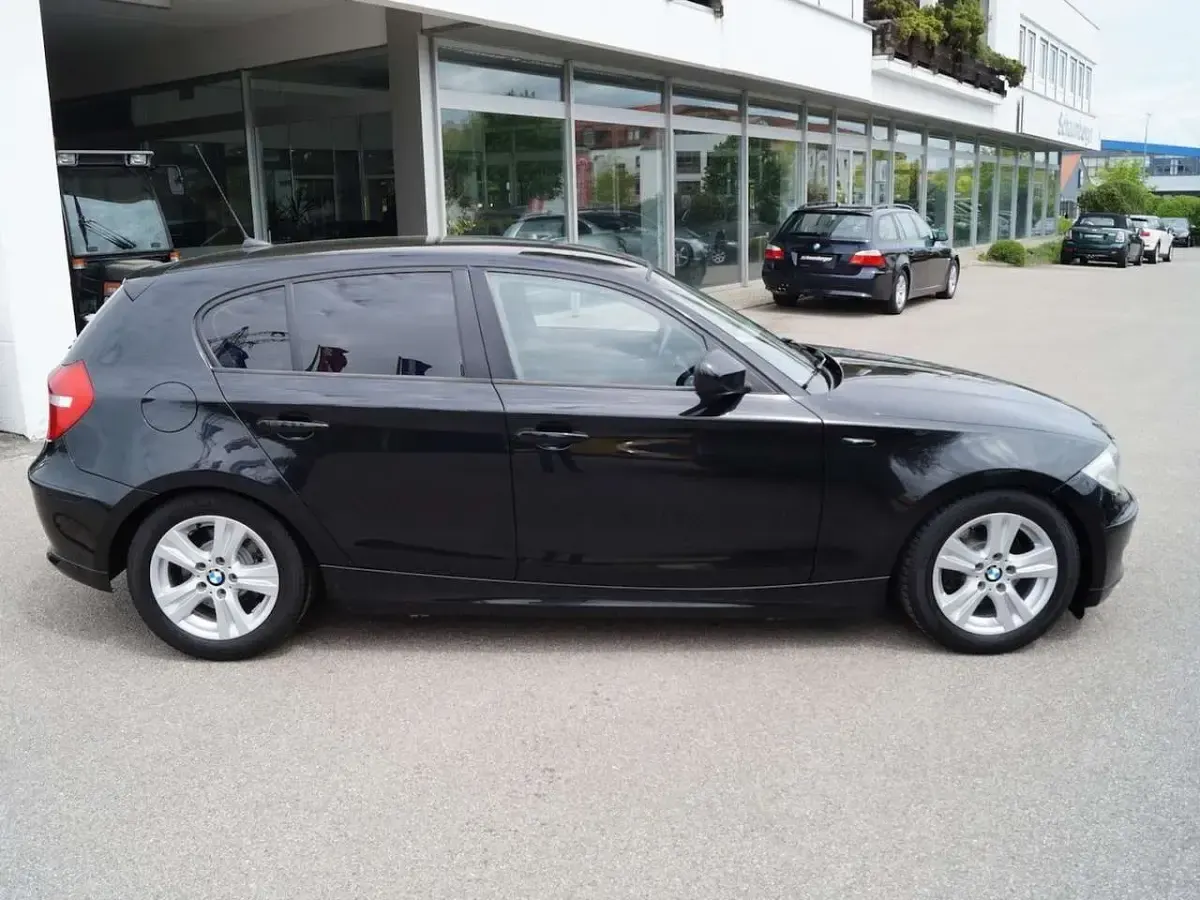 Gebraucht BMW 120 Performance 177 PS (130 kW) 2010 Schwarz Kleinwagen