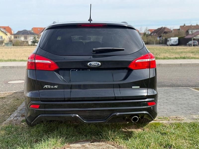 Gebraucht Ford Focus ST-Line 150 PS (110 kW) 2017 Schwarz Kombi