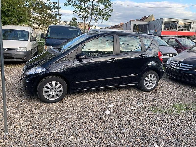 Gebraucht Mercedes A160 82 PS (60 kW) 2008 Kosmosschwarz  metalliclack Kleinwagen