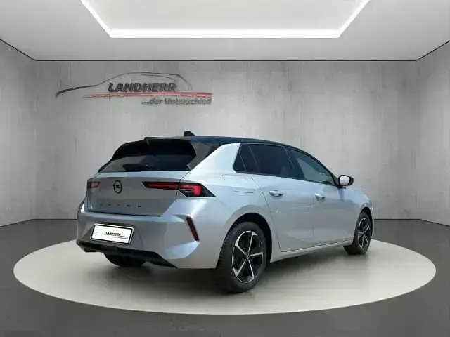 Gebraucht Opel Astra 131 PS (96 kW) 2025 Silber Kleinwagen