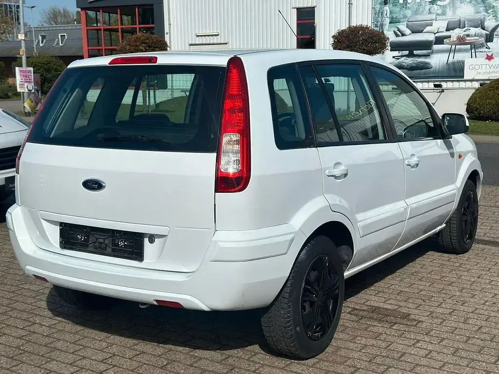 Gebraucht Ford Fusion Trend 80 PS (58 kW) 2012 Frozen white Kleinwagen