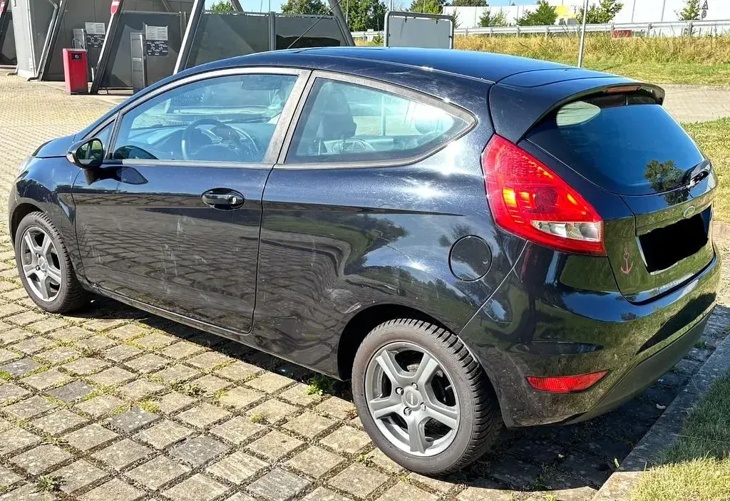 Gebraucht Ford Fiesta Titanium 82 PS (60 kW) 2012 Schwarz Kleinwagen