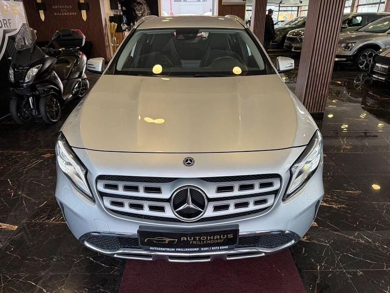 Gebraucht Mercedes GLA200 156 PS (114 kW) 2019 Silber SUV