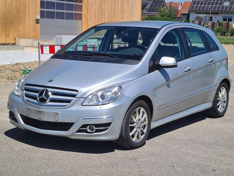 Silber Gebraucht 2010 Mercedes B200 Van / Kleinbus | 3.600 € (Guter Preis) - Bild 1/4
