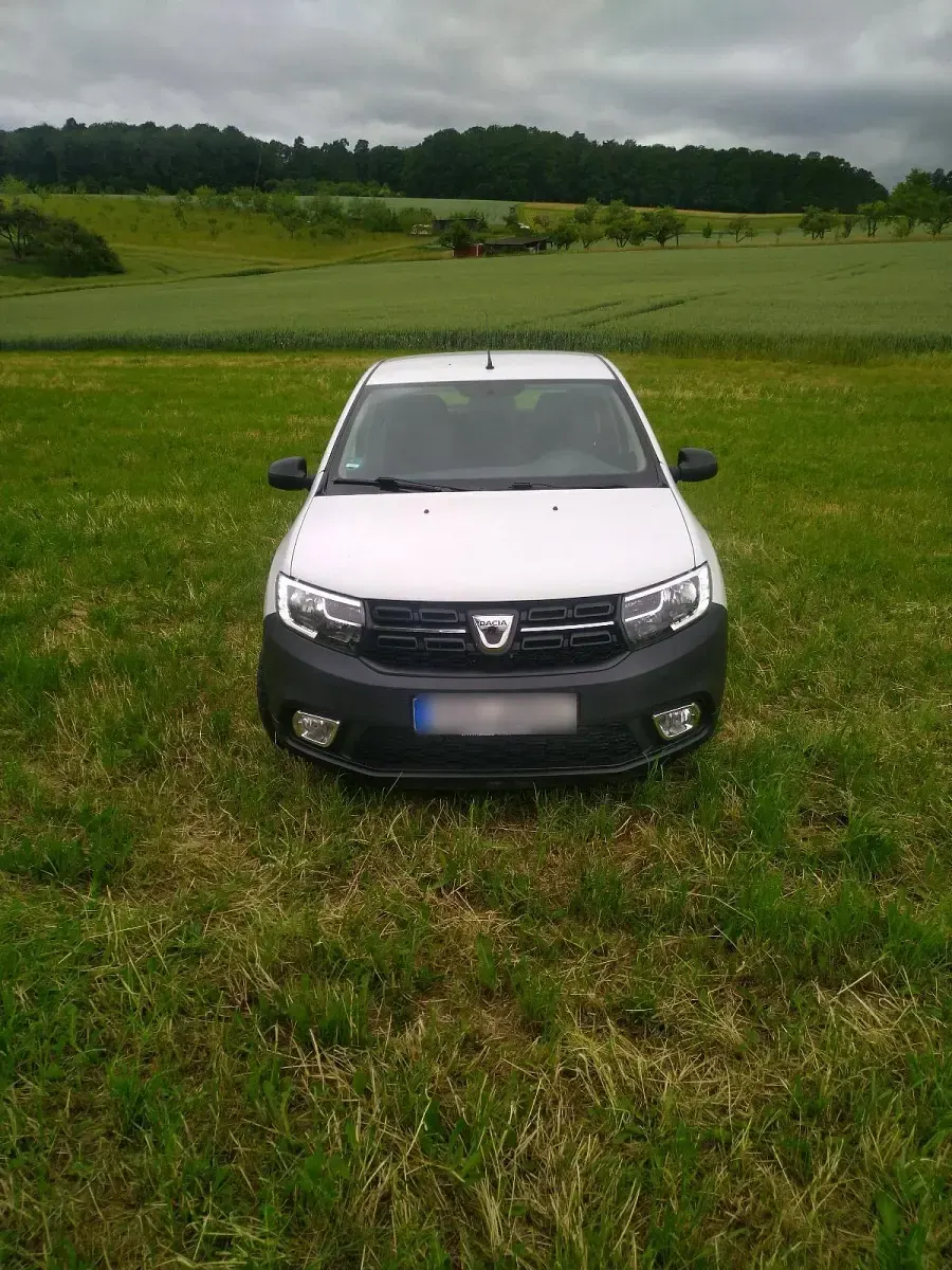 Gebraucht Dacia Sandero 75 PS (55 kW) 2020 Weiß Limousine
