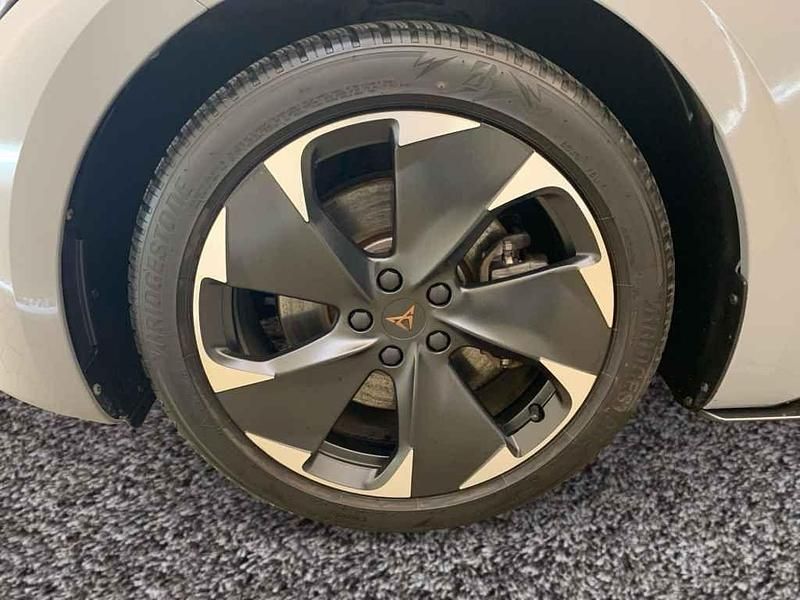 Second-hand Cupra Born 169 kW (231 CP) 2023 Gri Hatchback