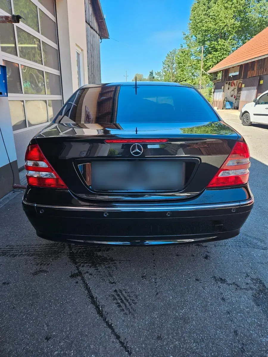 Gebraucht Mercedes C230 Avantgarde 204 PS (150 kW) 2007 Schwarz Limousine