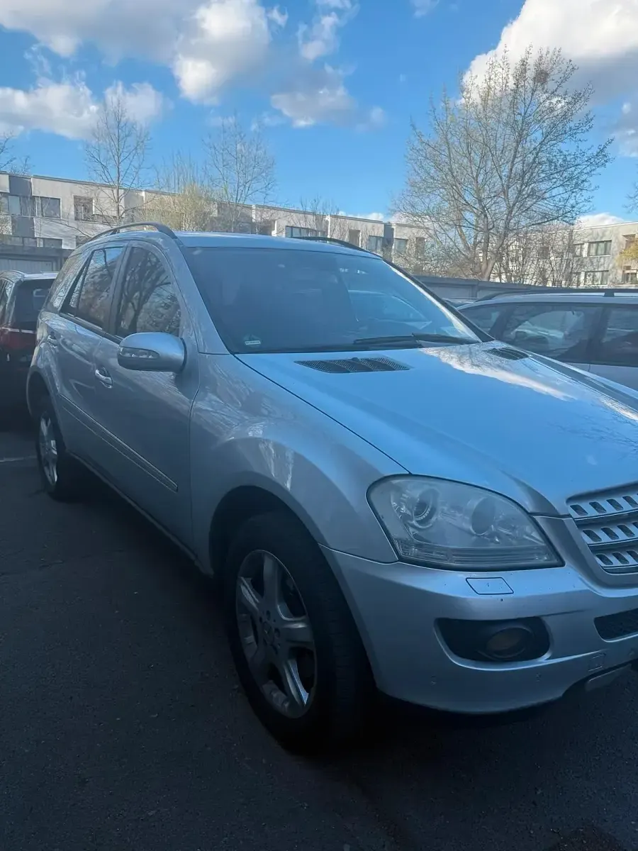 Second-hand Mercedes ML280 224 CP (164 kW) 2006 Argintiu SUV