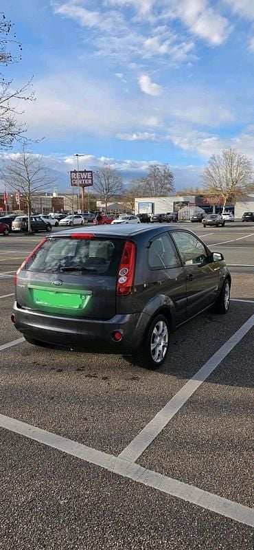 Gebraucht Ford Fiesta 80 PS (58 kW) 2006 Grau Kleinwagen