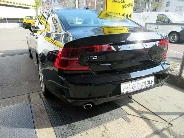 Gebraucht Volvo S90 Momentum 235 PS (172 kW) 2020 Schwarz Limousine
