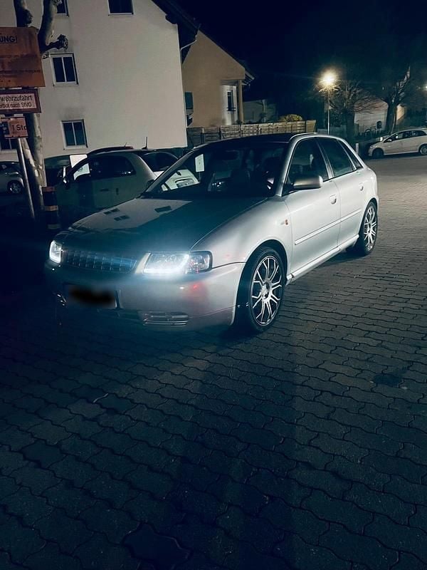 Second-hand Audi A3 145 CP (106 kW) 1999 Gri Hatchback