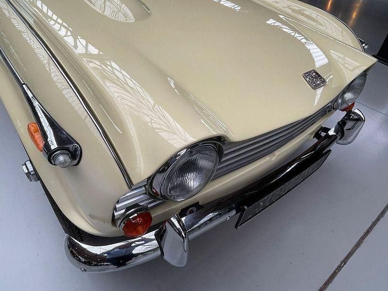 Gebraucht Triumph TR 250 105 PS (77 kW) 1967 Gelb Cabrio