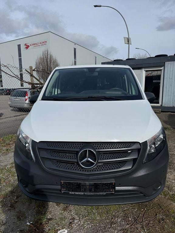 Gebraucht Mercedes Vito 163 PS (119 kW) 2017 Weiß Van