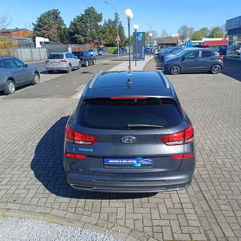 Gebraucht Hyundai i30 Intro Edition 120 PS (88 kW) 2021 Grau Limousine