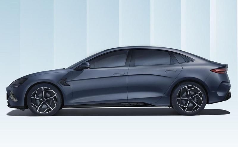 Neu BYD Seal Design 230 kW (313 PS) 2025 Atlantis grey metallic Limousine