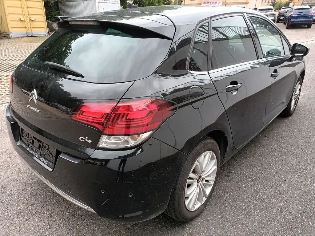 Gebraucht Citroën C4 SELECTION 131 PS (96 kW) 2017 Schwarz Limousine