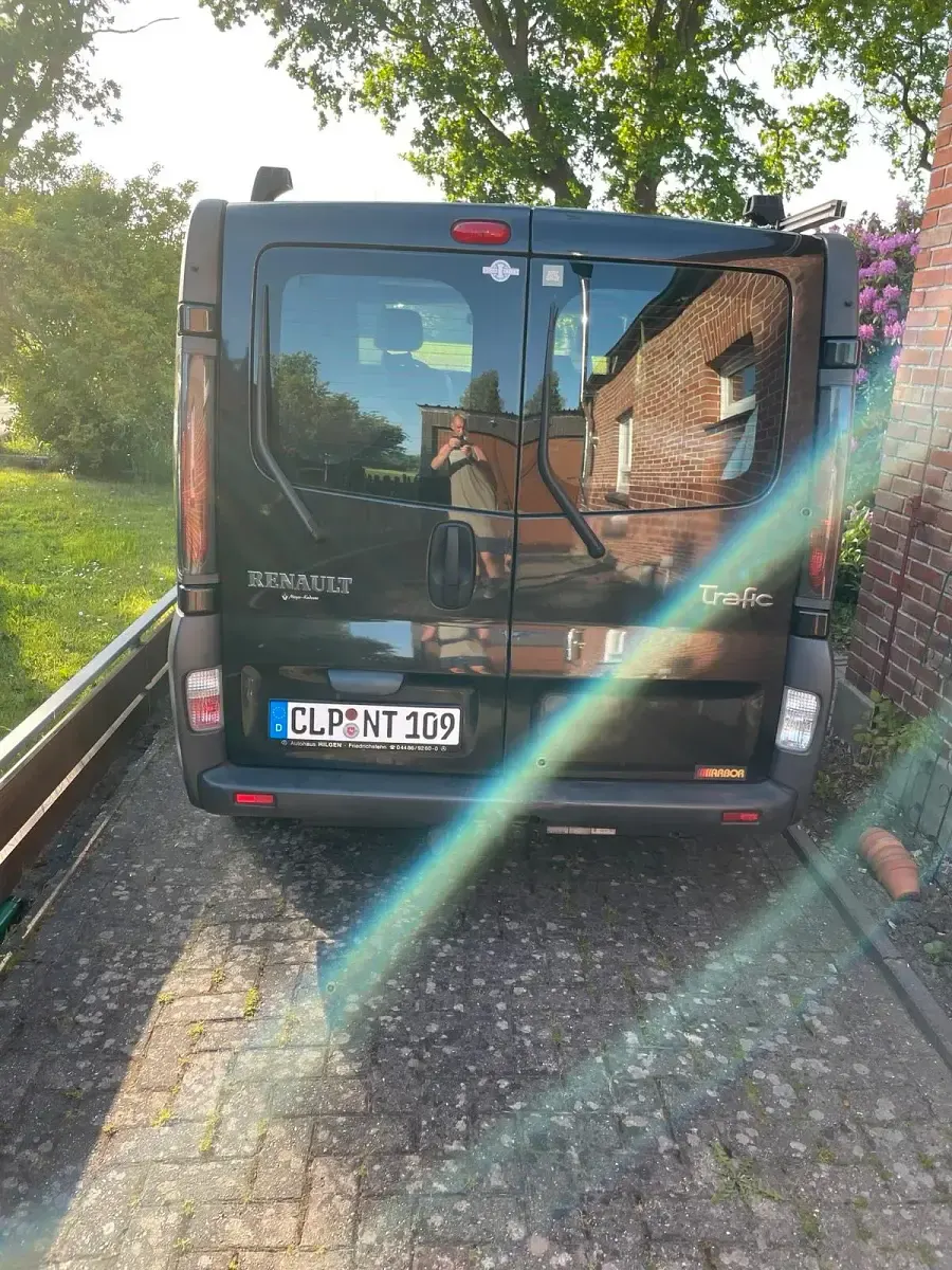 Gebraucht Renault Traffic 100 PS (73 kW) 2004 Schwarz Van / Kleinbus