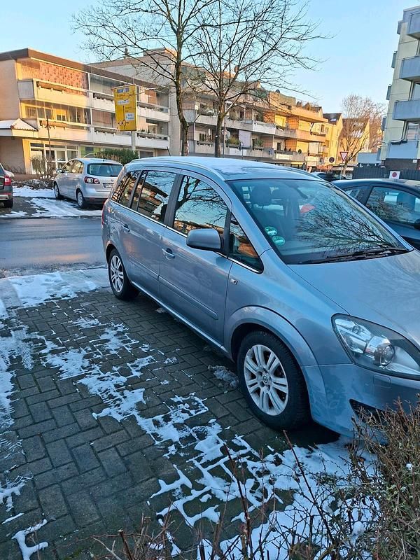 Gebraucht Opel Zafira 116 PS (85 kW) 2009 Silber Van / Kleinbus