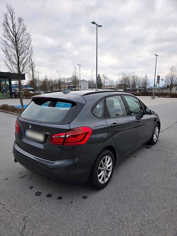 Gebraucht BMW 218 Advantage 136 PS (100 kW) 2018 Grau Kombi