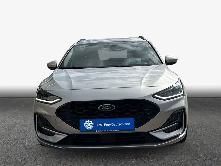 Gebraucht Ford Focus ST-Line X 155 PS (114 kW) 2024 Silber Limousine
