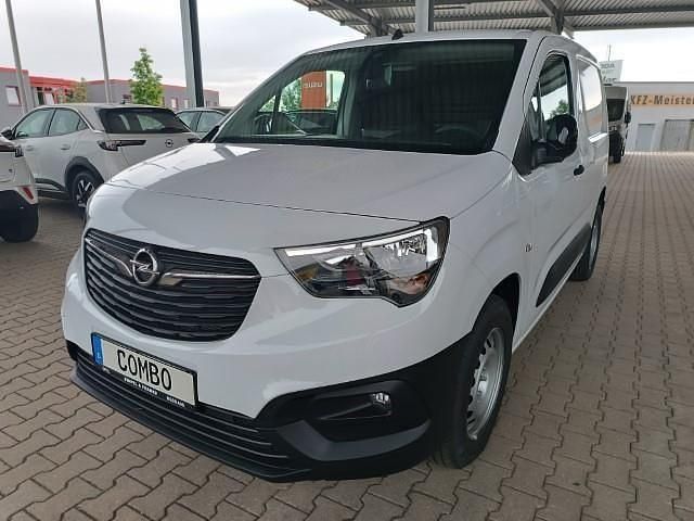 Kaolin weiss Gebraucht 2024 Opel Combo-e Life Edition Van / Kleinbus | 23.990 € (Fairer Preis) - Bild 1/4