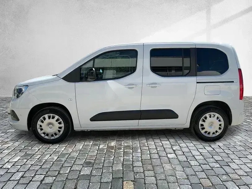 Gebraucht Opel Combo Life Elegance 131 PS (96 kW) 2023 Kaolin weiß (u) Van / Kleinbus