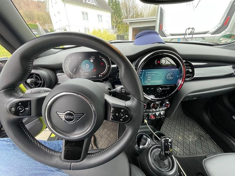 Gebraucht Mini Cooper 136 PS (100 kW) 2024 Gelb Kleinwagen