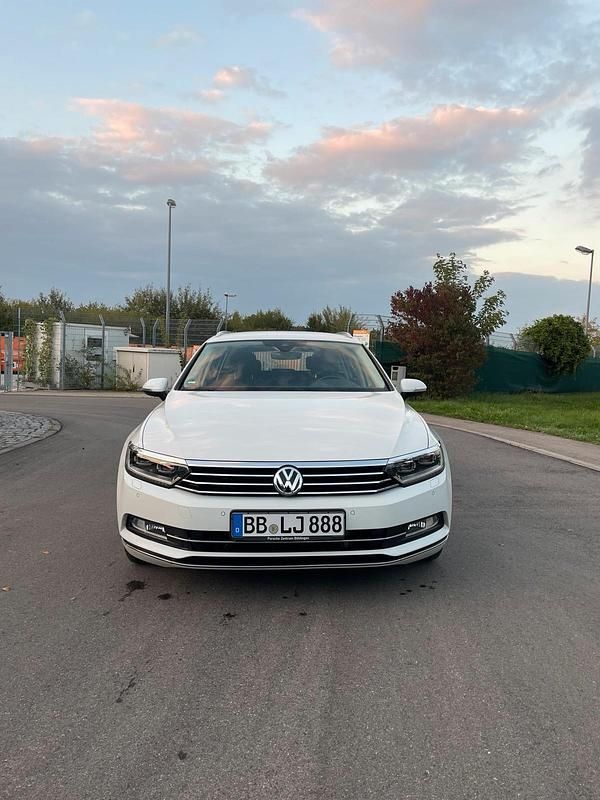 Weiß Gebraucht 2019 VW Passat Kombi | 17.000 € (Guter Preis) - Bild 1/4