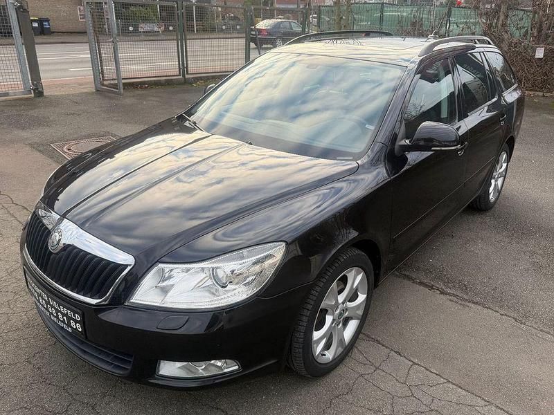 Schwarz Gebraucht 2010 Skoda Octavia Elegance Kombi | 4.999 € (Fairer Preis) - Bild 1/4