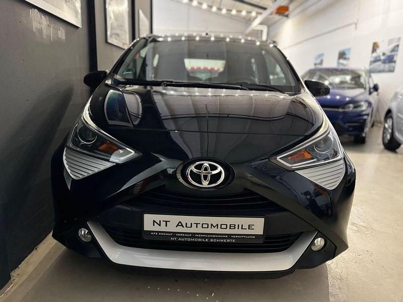 Gebraucht Toyota Aygo X-play 72 PS (52 kW) 2019 Schwarz Kleinwagen