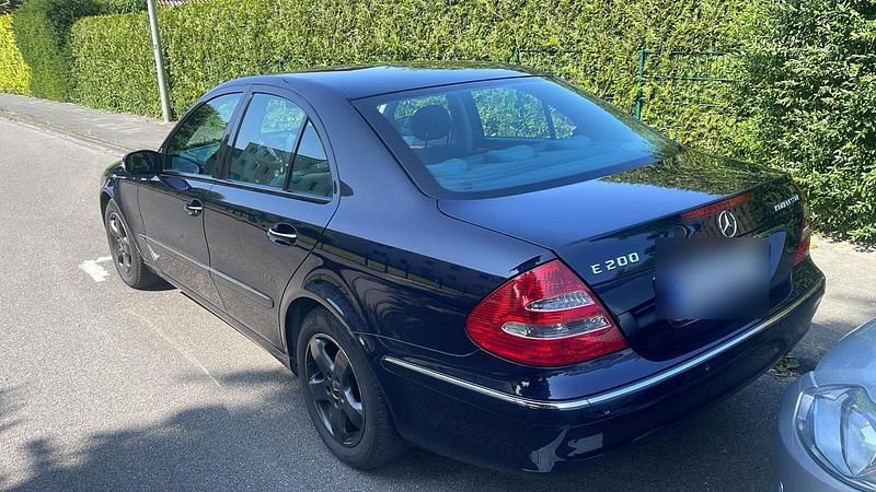 Second-hand Mercedes E200 163 CP (119 kW) 2003 Andere farben Berlinǎ