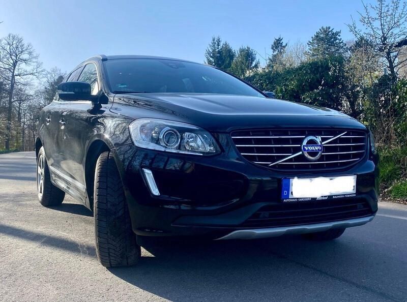 Schwarz Gebraucht 2017 Volvo XC60 Summum SUV | 22.200 € (Etwas zu teuer) - Bild 1/4