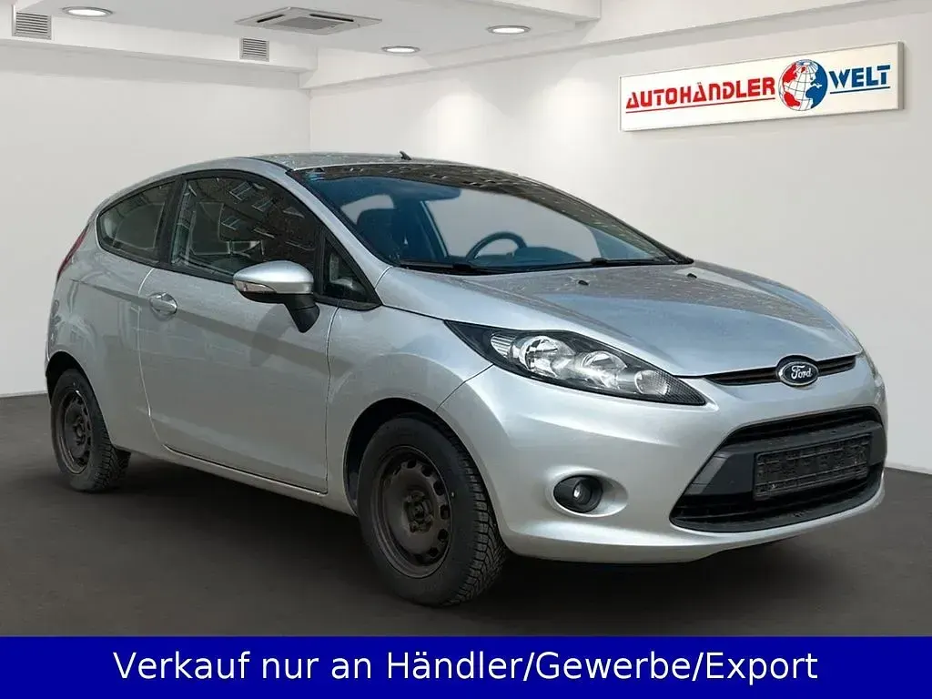 Usata Ford Fiesta 82 CV (60 kW) 2011 Argento Utilitaria