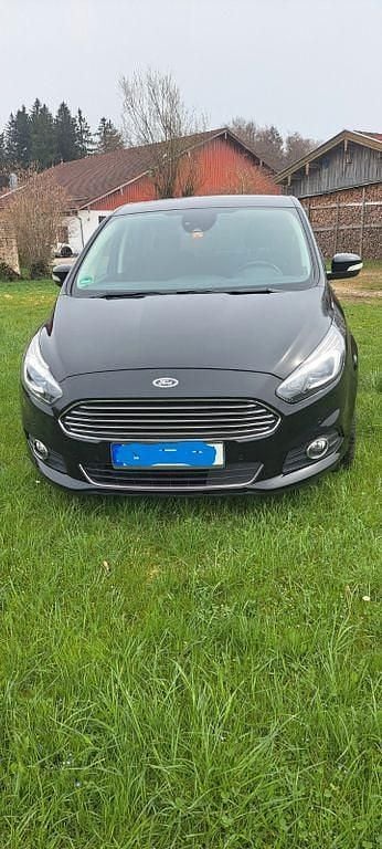 Second-hand Ford S-MAX Titanium 190 CP (139 kW) 2019 Negru Monovolum