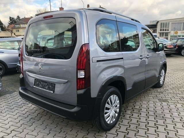Gebraucht Peugeot Rifter Active 131 PS (96 kW) 2018 Grau metallic Van / Kleinbus