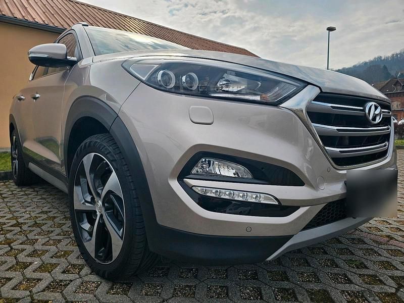 Gebraucht Hyundai Tucson 177 PS (130 kW) 2017 Beige SUV