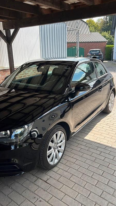 Second-hand Audi A1 86 CP (63 kW) 2010 Negru Hatchback