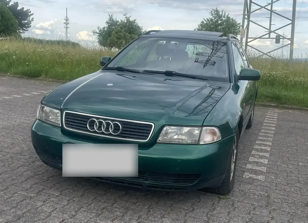 Gebraucht Audi A4 110 PS (80 kW) 1997 Grün Kombi