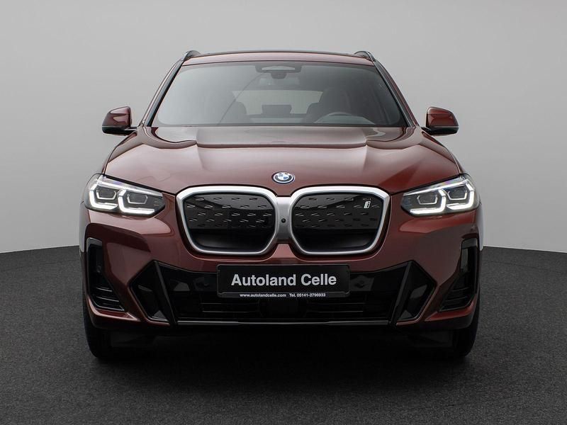 Gebraucht BMW iX3 Impressive 210 kW (286 PS) 2022 Piemont rot metallicc3c SUV