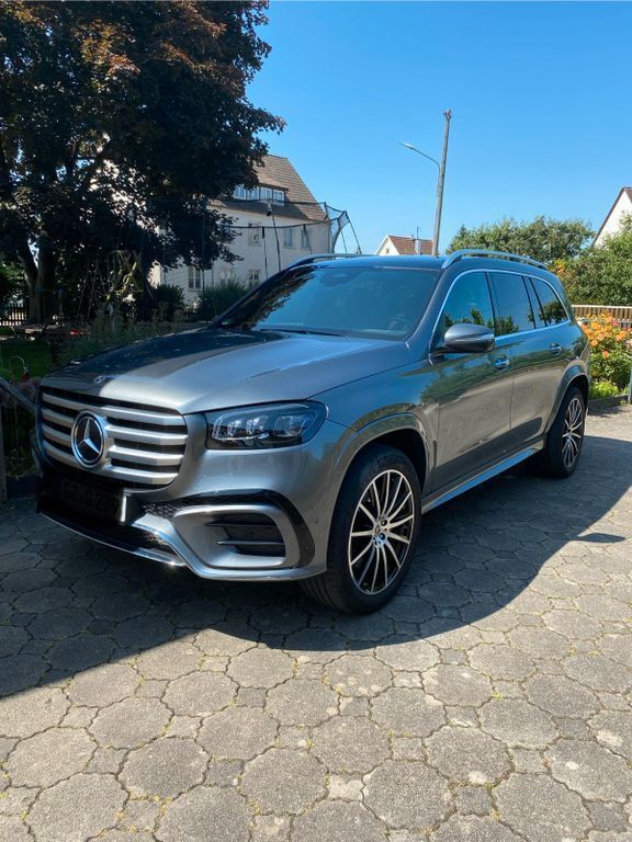 Grau Gebraucht 2024 Mercedes GLS450 AMG SUV | 113.700 € (Fairer Preis) - Bild 1/4
