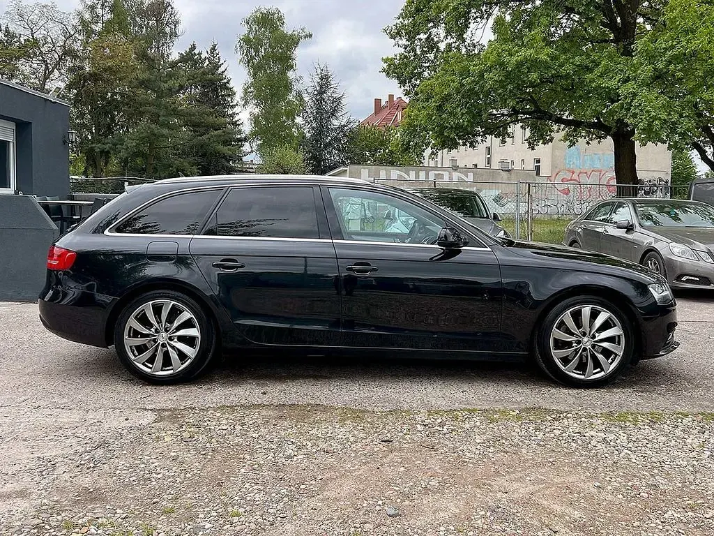 Gebraucht Audi A4 Ambition 177 PS (130 kW) 2012 Schwarz Kombi
