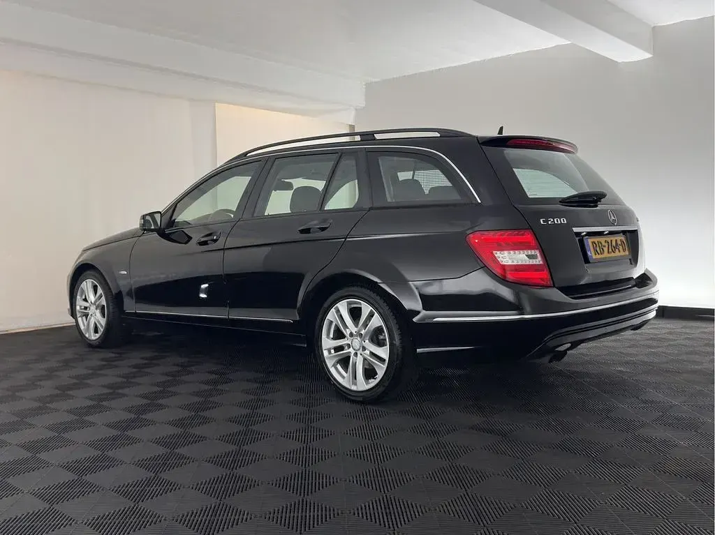 Gebraucht Mercedes C200 Business 136 PS (100 kW) 2011 Schwarz Kombi