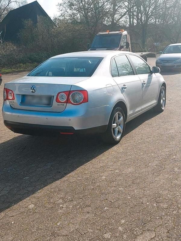 Gebraucht VW Jetta 150 PS (110 kW) 2007 Silber Limousine