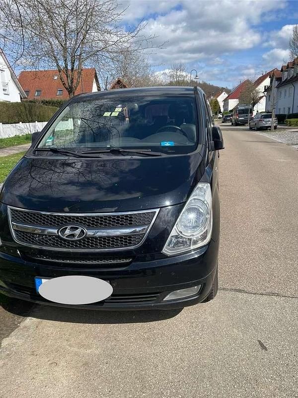 Schwarz Gebraucht 2011 Hyundai H-1 Van | 8.700 € (Teuer) - Bild 1/4