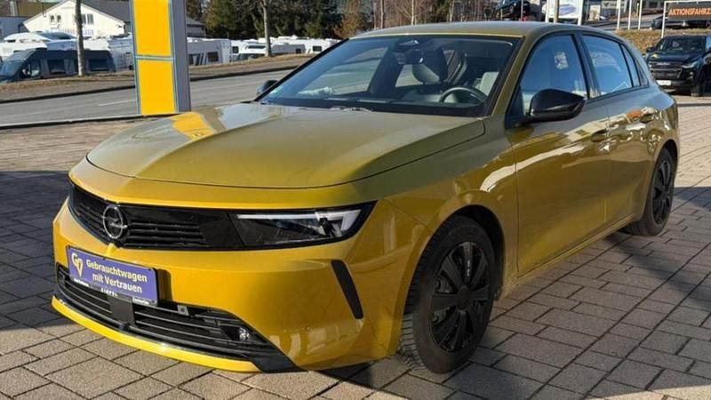 Gebraucht Opel Astra Edition 110 PS (80 kW) 2023 Gelb Limousine